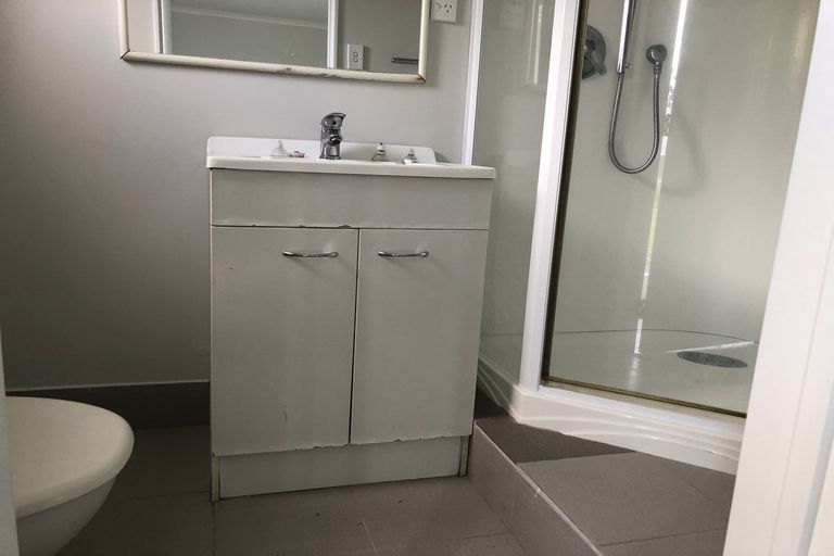 Photo of property in 108 Te Atatu Road, Te Atatu South, Auckland, 0610