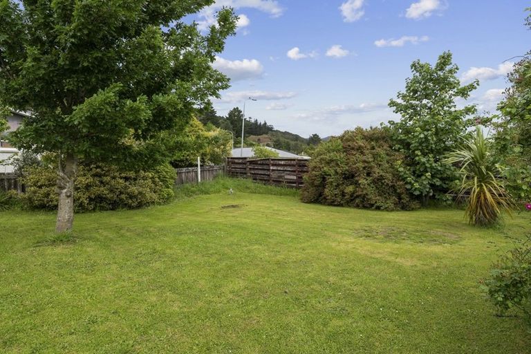 Photo of property in 59 Peel Place, Wainuiomata, Lower Hutt, 5014