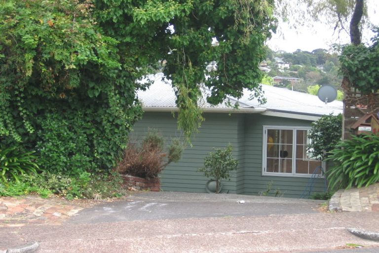 Photo of property in 15 Waverley Avenue, Glenfield, Auckland, 0629