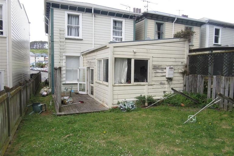 Photo of property in 2a Russell Terrace, Newtown, Wellington, 6021