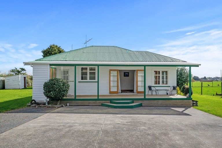 Photo of property in 35 North Manakau Road, Manakau, Levin, 5573
