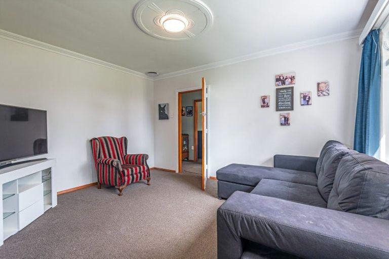 Photo of property in 8 Winston Avenue, Hokowhitu, Palmerston North, 4410