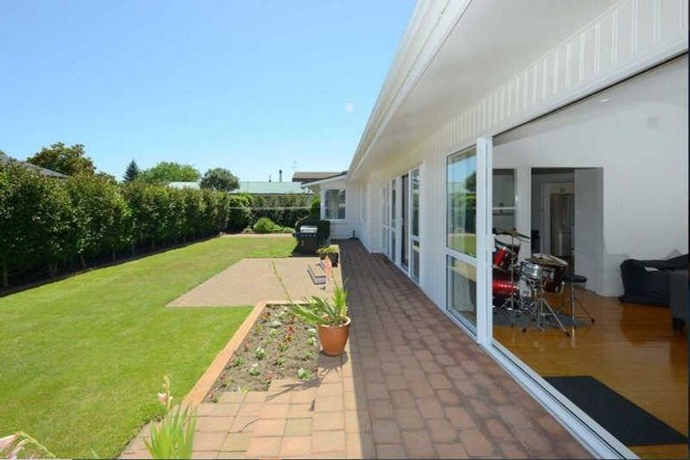 Photo of property in 1 Yardley Street, Avonhead, Christchurch, 8042