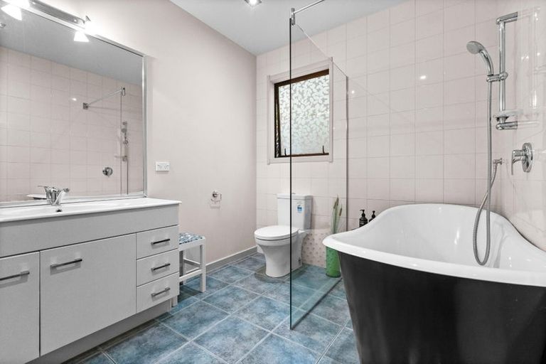 Photo of property in 17 Hospital Lane, Hospital Hill, Napier, 4110