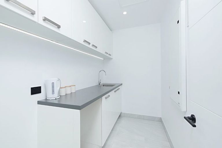 Photo of property in 1 Te Awakura Terrace, Mount Pleasant, Christchurch, 8081