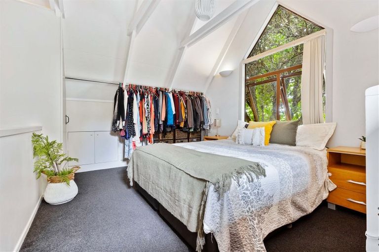 Photo of property in 112 Beach Road, Te Atatu Peninsula, Auckland, 0610