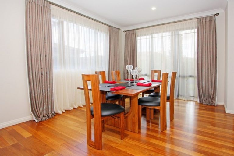 Photo of property in 27 Amberwood Drive, Northpark, Auckland, 2013