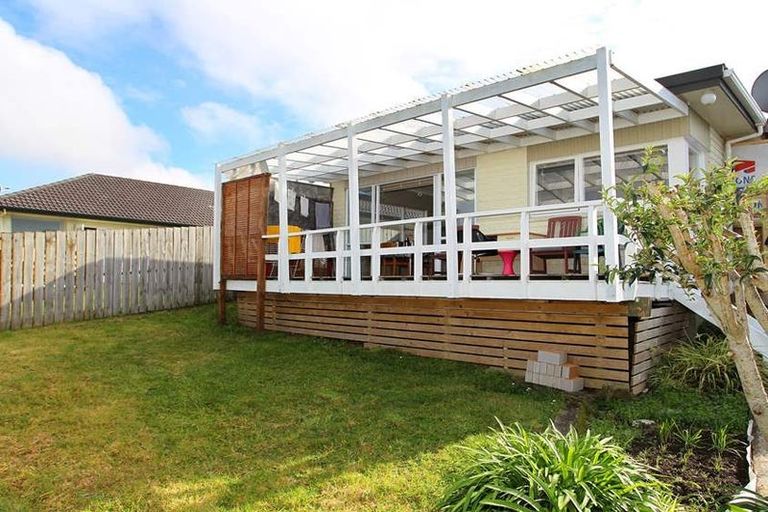 Photo of property in 73a Target Road, Totara Vale, Auckland, 0629