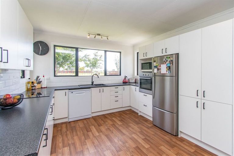 Photo of property in 622 Mountain Road, Lepperton, New Plymouth, 4373