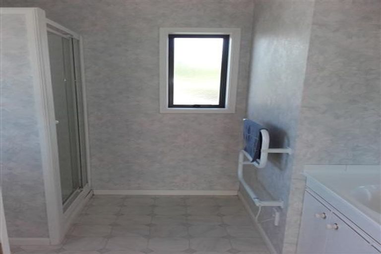 Photo of property in 117 Lakeside Drive, Orewa, 0931