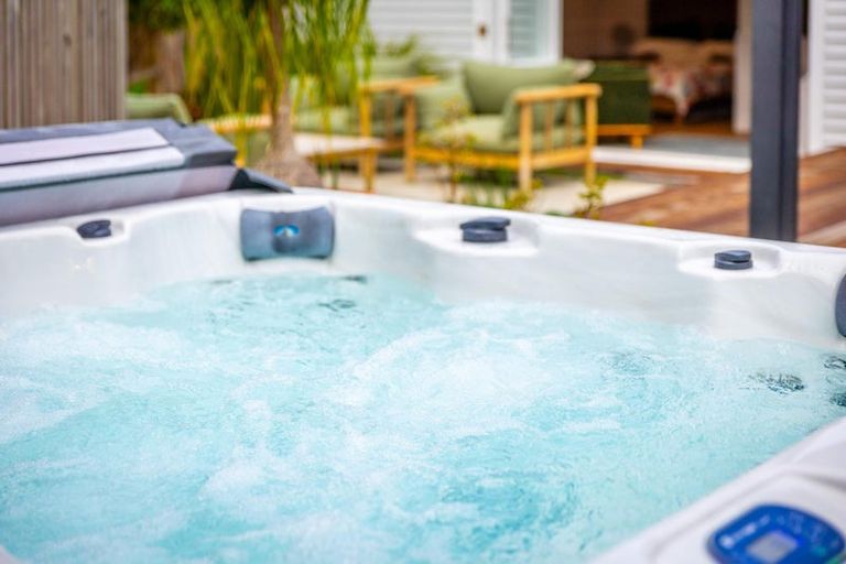 Photo of property in 5 Alice Street, Riverhead, 0820