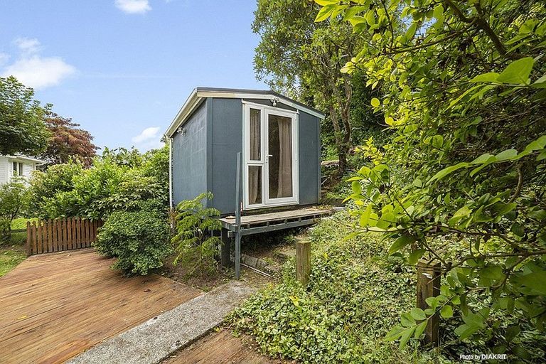 Photo of property in 16 Friend Street, Karori, Wellington, 6012