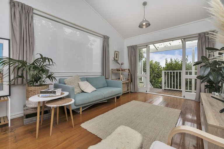 Photo of property in 16 Cowper Street, Devonport, Auckland, 0624