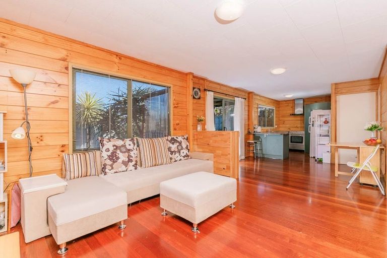 Photo of property in 13 Sunhaven Avenue, Glenfield, Auckland, 0629