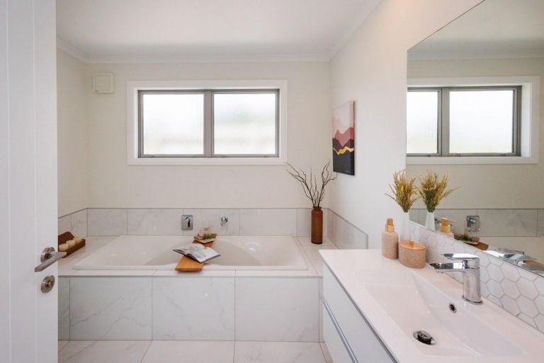 Photo of property in 7 Tower Place, Fitzherbert, Palmerston North, 4410