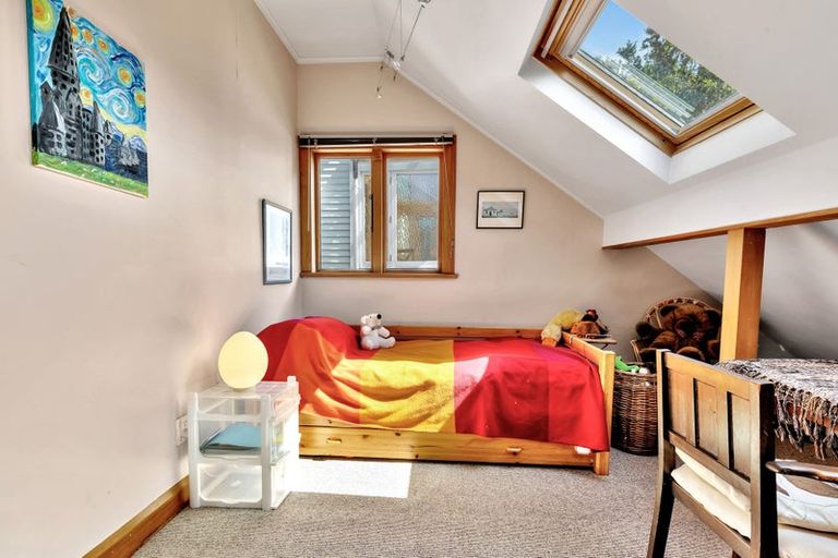 Photo of property in 8 Kowhai Road, Kelburn, Wellington, 6012