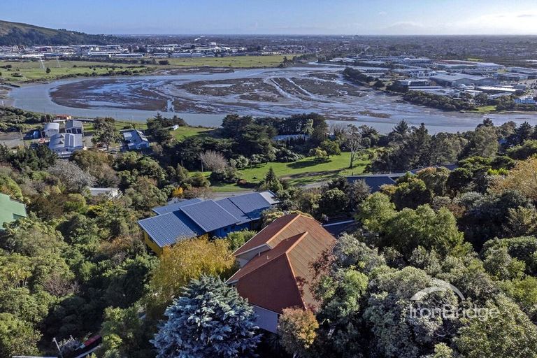 Photo of property in 10 Osmond Lane, Mount Pleasant, Christchurch, 8081