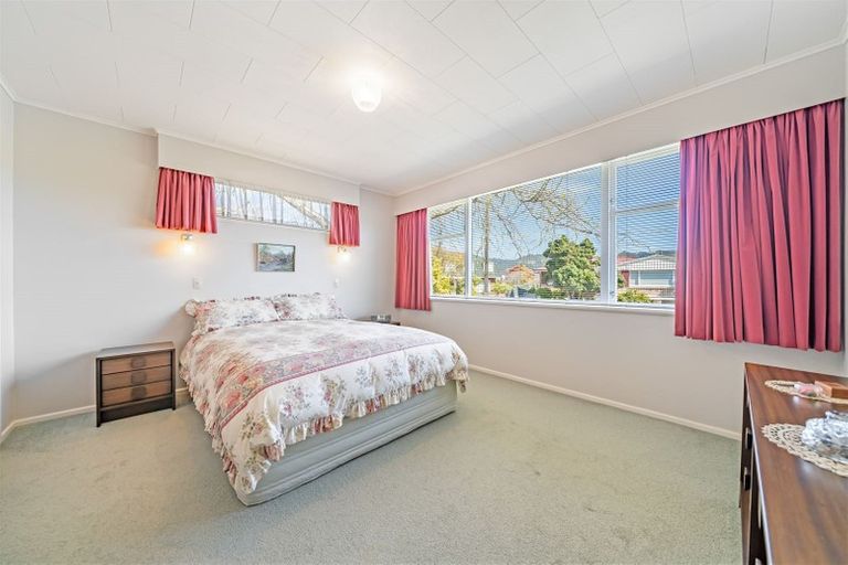 Photo of property in 5 Kukupa Grove, Heretaunga, Upper Hutt, 5018