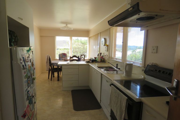 Photo of property in 17 Derrick Road, Kawakawa, 0210