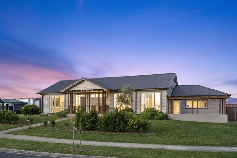 Photo of property in 24 Malbec Place, Huapai, Kumeu, 0810