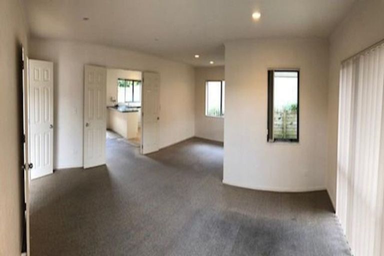 Photo of property in 12 Glastry Close, East Tamaki Heights, Auckland, 2016