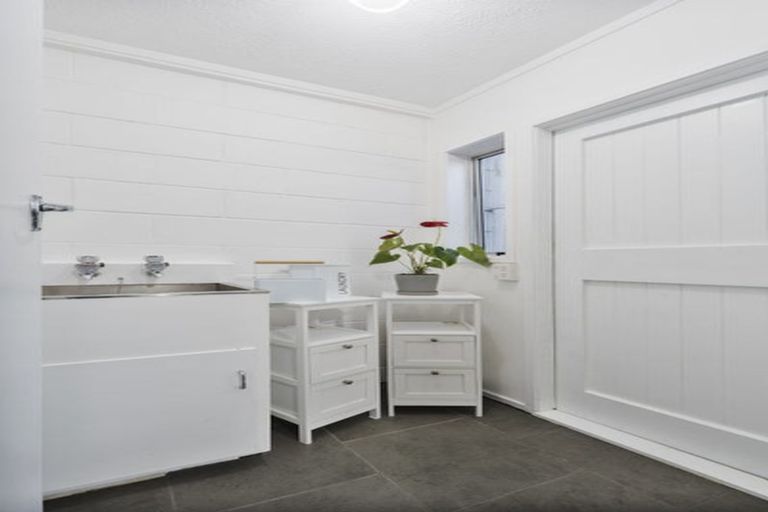 Photo of property in 7/108 West Coast Road, Glen Eden, Auckland, 0602