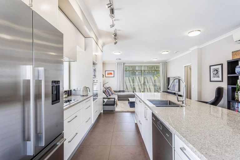 Photo of property in 132 Landmark Terrace, Orewa, 0931