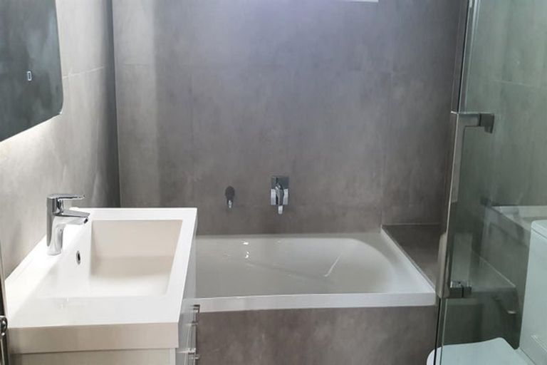 Photo of property in 21c Andrew Road, Howick, Auckland, 2010