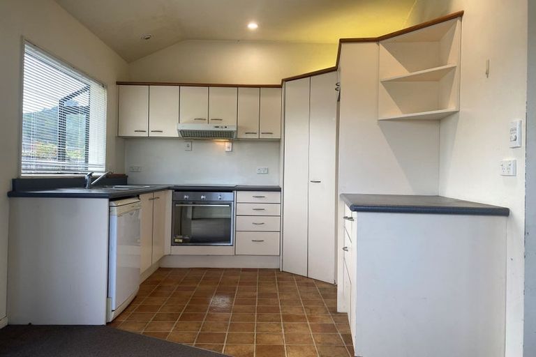 Photo of property in 146a Whites Line East, Waiwhetu, Lower Hutt, 5010