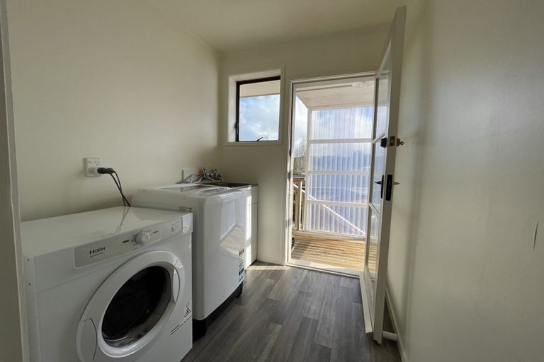 Photo of property in 1/16a Camrose Place, Glenfield, Auckland, 0629