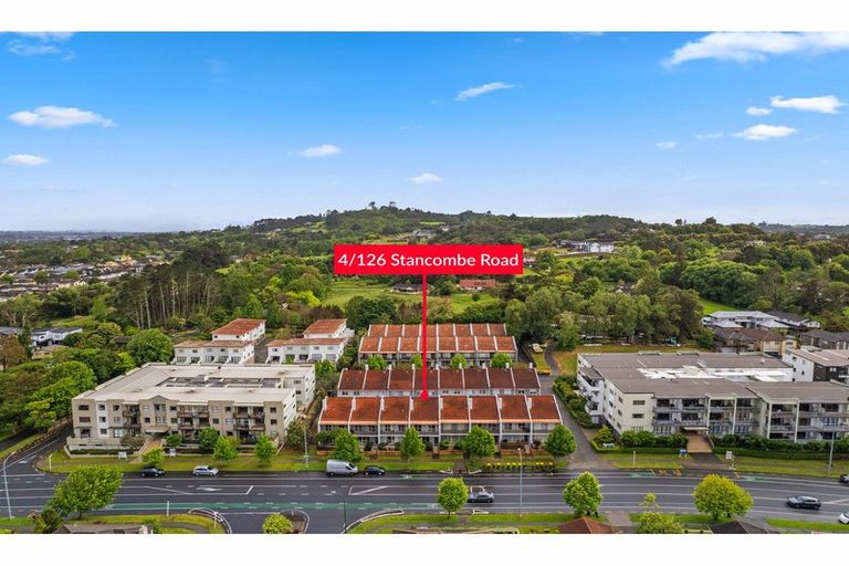 Photo of property in 4/126 Stancombe Road, Flat Bush, Auckland, 2016