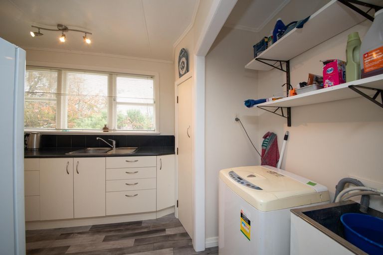 Photo of property in 8 Bradford Place, Awapuni, Palmerston North, 4412