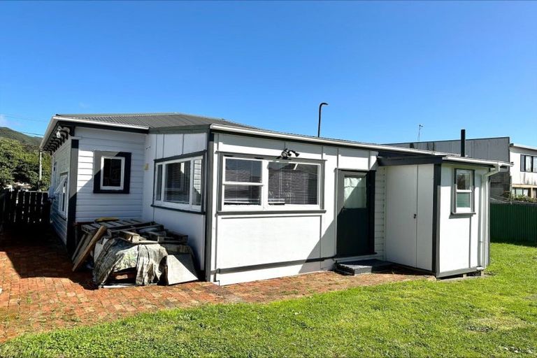 Photo of property in 95 Rata Street, Naenae, Lower Hutt, 5011