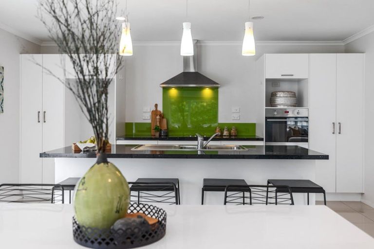 Photo of property in 174 Oteki Park Drive, Welcome Bay, Tauranga, 3112