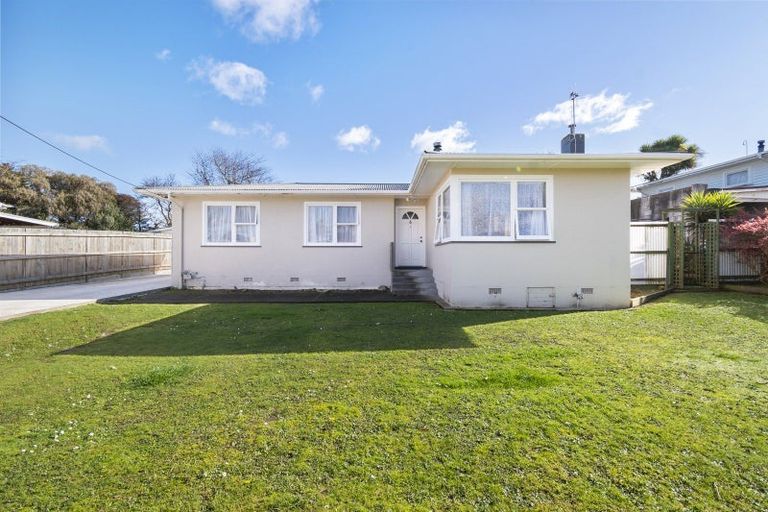 Photo of property in 84 Lethbridge Street, Feilding, 4702
