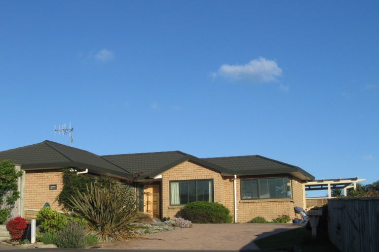 Photo of property in 143 Realm Drive, Paraparaumu, 5032