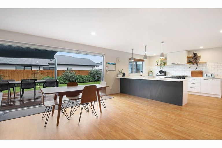 Photo of property in 8 Polish Settlers Place, Marshland, Christchurch, 8083