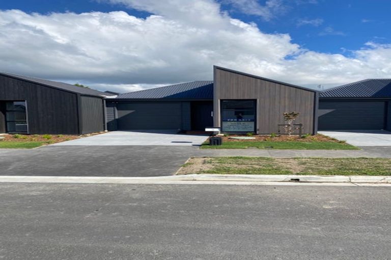 Photo of property in 70 River Stone Drive, Halswell, Christchurch, 8025