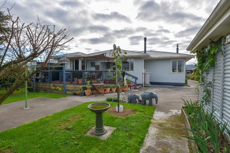 Photo of property in 240 High Street North, Carterton, 5713