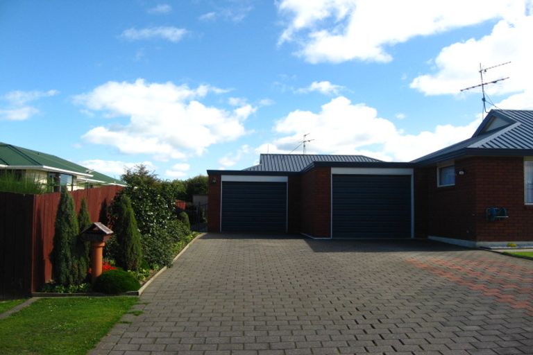 Photo of property in 13 Maple Grove, Mosgiel, 9024