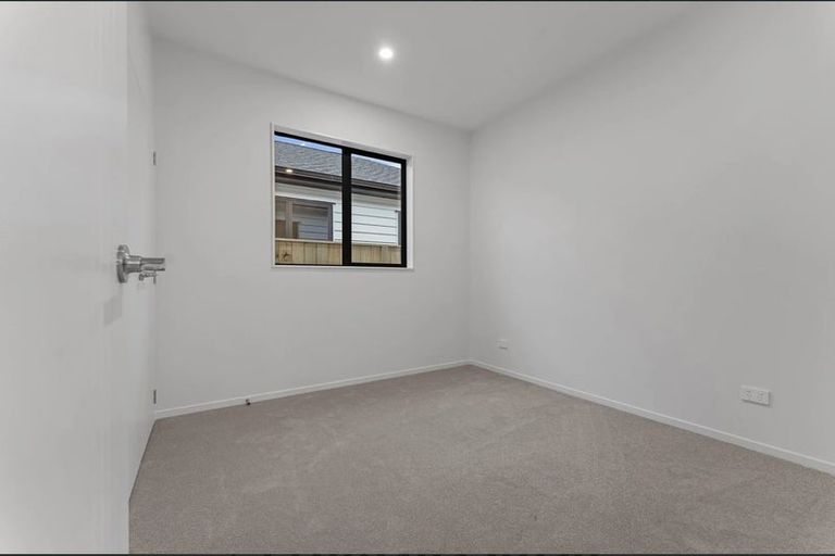 Photo of property in 25 Hupana Road, Karaka, 2113