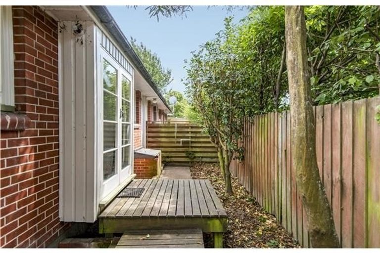 Photo of property in 2/46 Clyde Road, Ilam, Christchurch, 8041