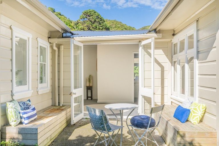 Photo of property in 104 Holloway Road, Aro Valley, Wellington, 6021