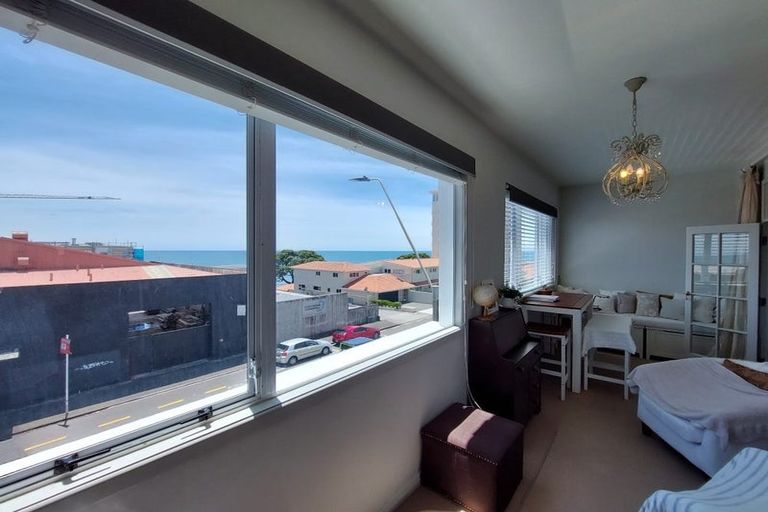 Photo of property in Devonport Apartments, 35/127 Saint Aubyn Street, New Plymouth, 4310