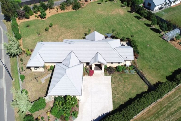 Photo of property in 2 Jacks Drive, West Melton, 7618