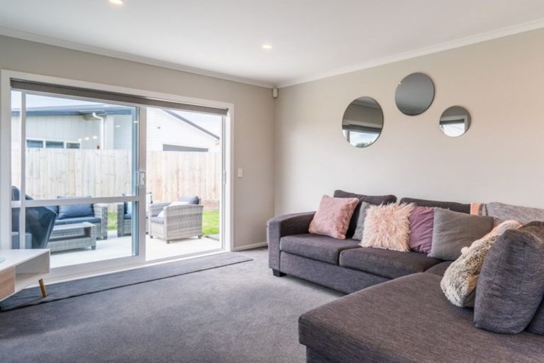 Photo of property in 27 Gallipoli Place, Paraparaumu, 5032