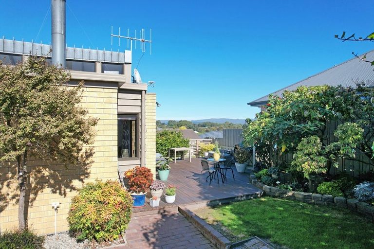 Photo of property in 11 Leven Street, South Hill, Oamaru, 9400