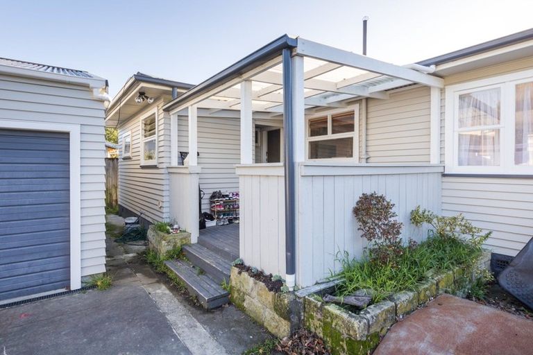 Photo of property in 4 Woodstock Place, Hokowhitu, Palmerston North, 4410