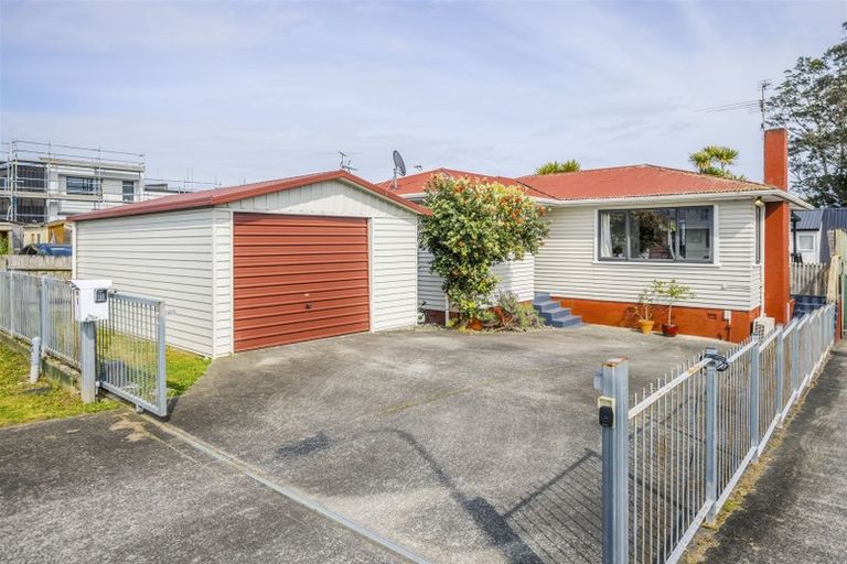 Photo of property in 6 Mclean Avenue, Papatoetoe, Auckland, 2025
