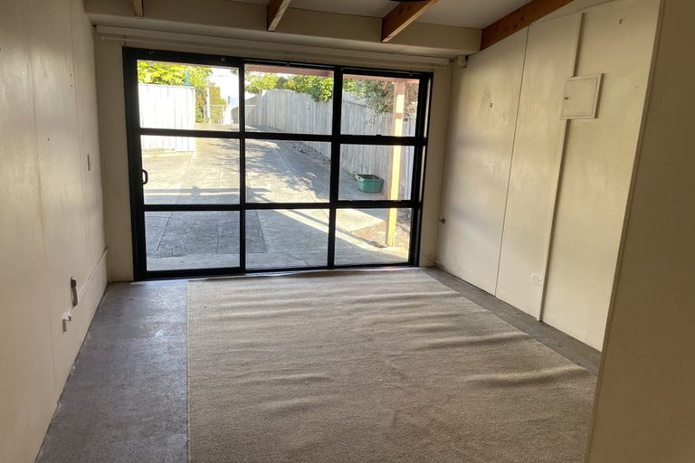 Photo of property in 102 Seaview Road, Paraparaumu Beach, Paraparaumu, 5032